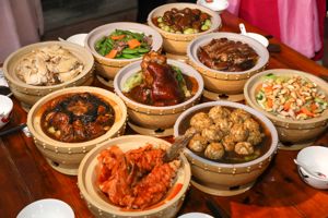 Banquete de los nueve grandes cuencos